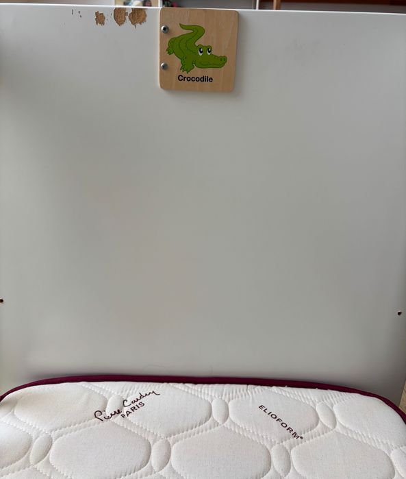 IKEA STUVA легло и маса за повиване