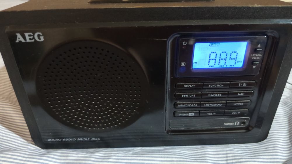 Дог станции радио часовници с блутут