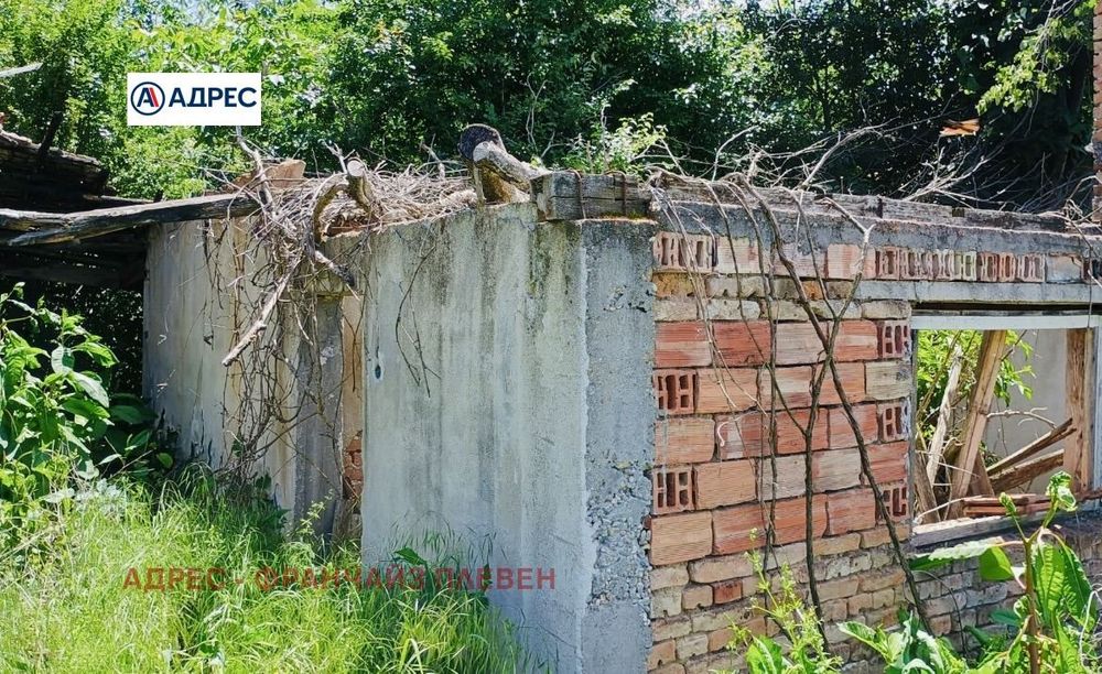 Парцел в Плевен, област-с.Обнова площ 2780 цена 11248