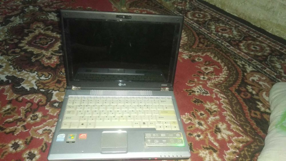 Xnote LG E300 noutbuk sotiladi