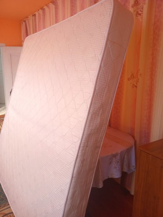 Продам матрас размер 2 м, 180 см,