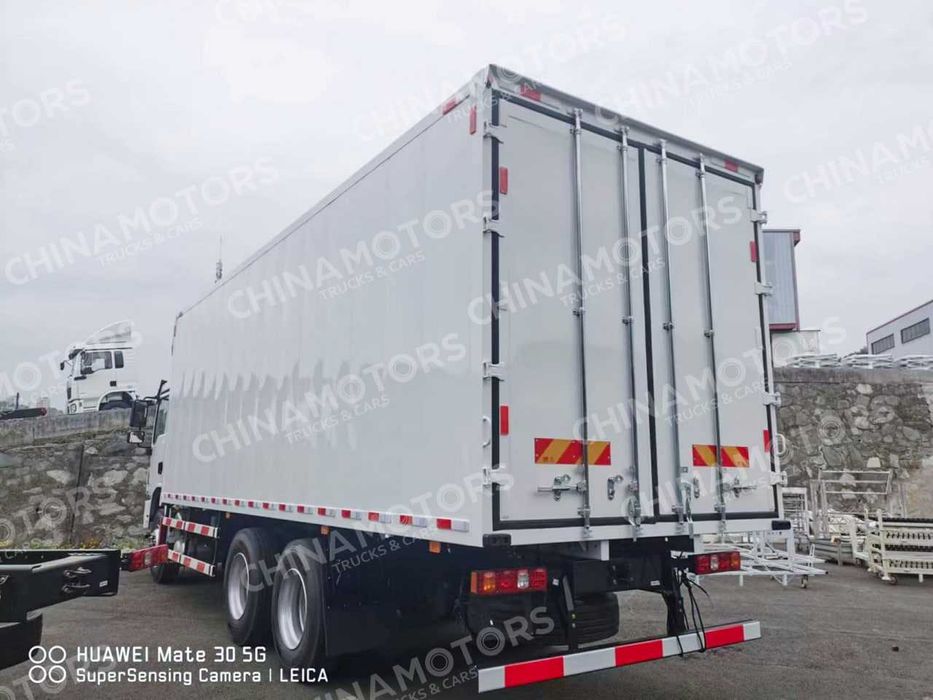 SHACMAN L3000 Avtofurgon 9m