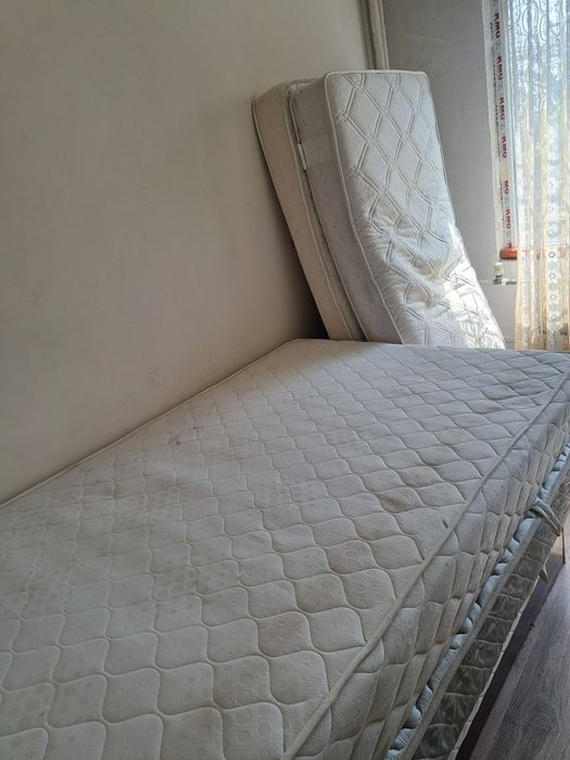Матраци запазени по 30 евро