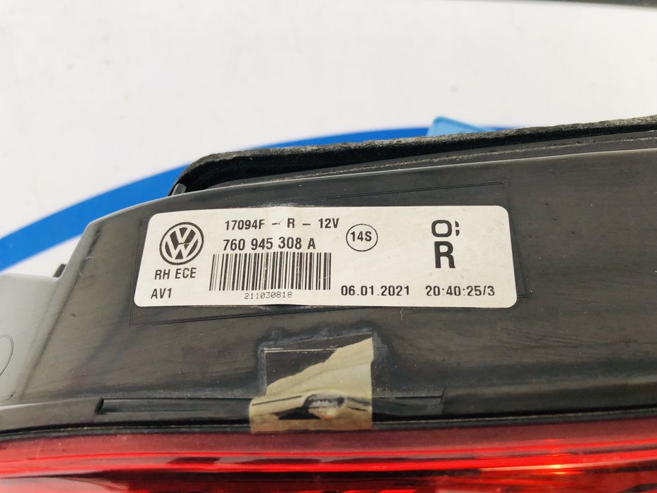 Stop dreapta pe portbagaj VW Touareg dupa 2017
