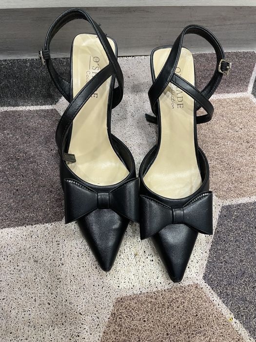 Продам босоножки