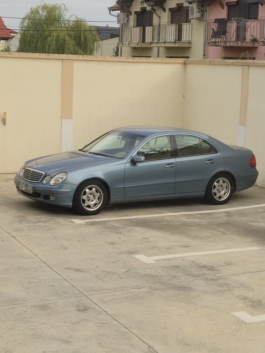 Mercedes E220 w211