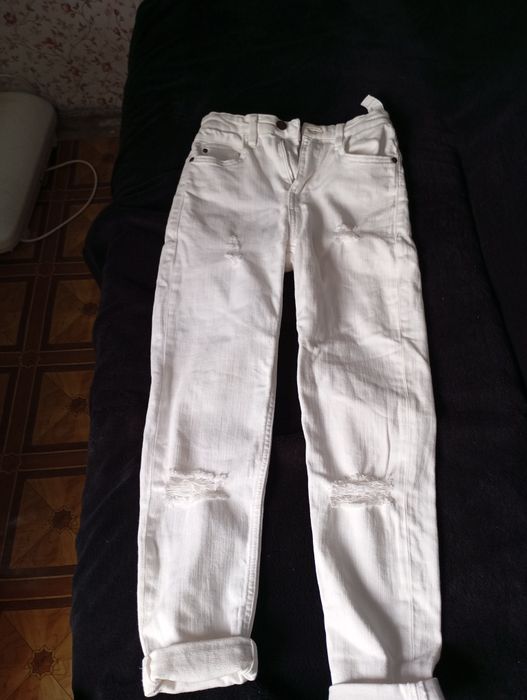 Vând pantaloni de femei cu înălțimea de 1 40-1 50