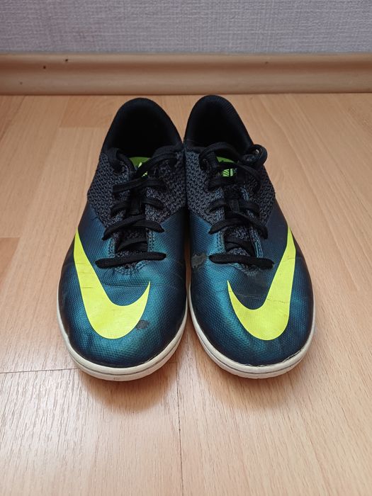 Два чифта маратонки