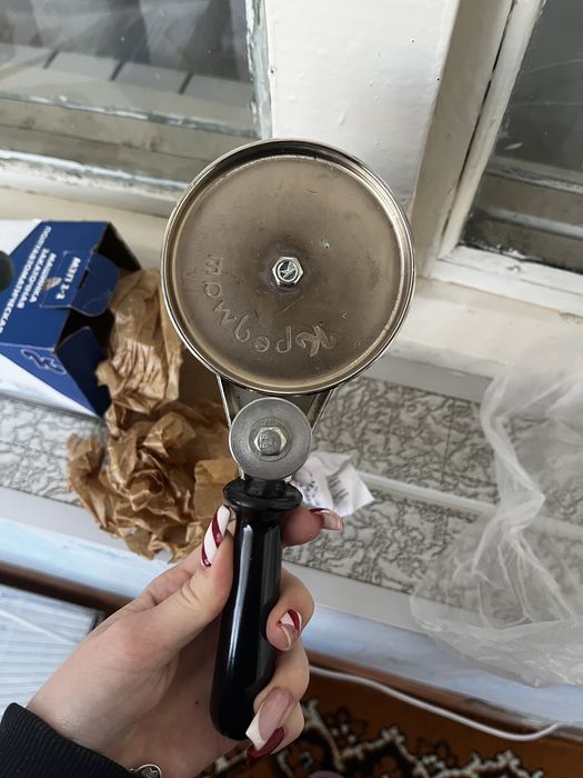 Машинка закоточная полуавтоматическая для банок