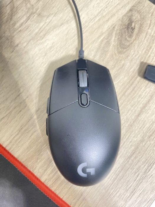 Mouse logitech g102