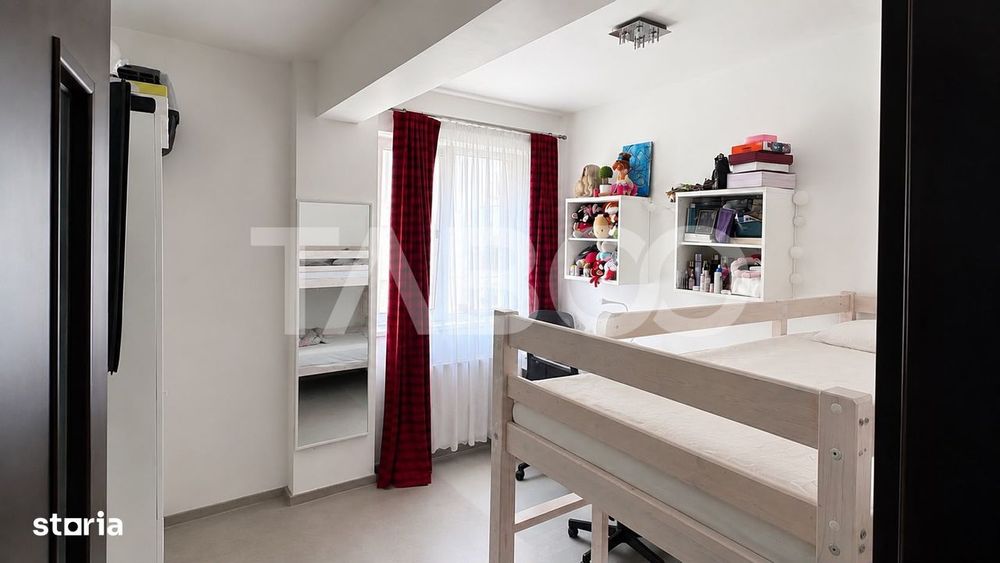 Apartament spatios 78 mp cu 3 camere si balcon 9 mp in zona Turnisor