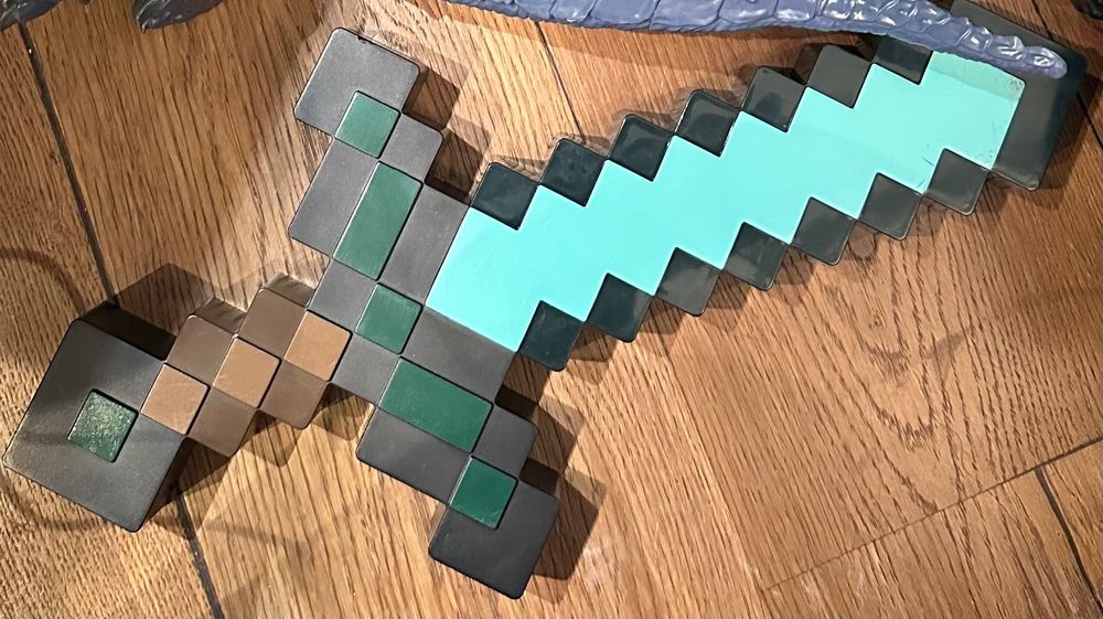 Molo комбез + подарък играчки и лампа