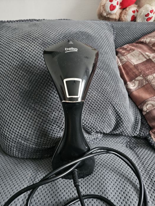 Aparat de calcat vertical beko 1600 w stm4116B in stare perfecta