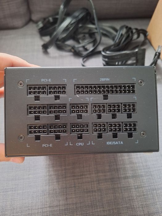 Vând Sursa Modulara Segotep GP900G, 800W, 80 PLUS Gold