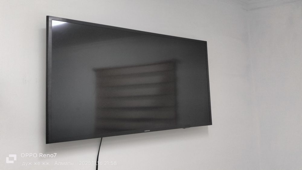 Много разной мебели