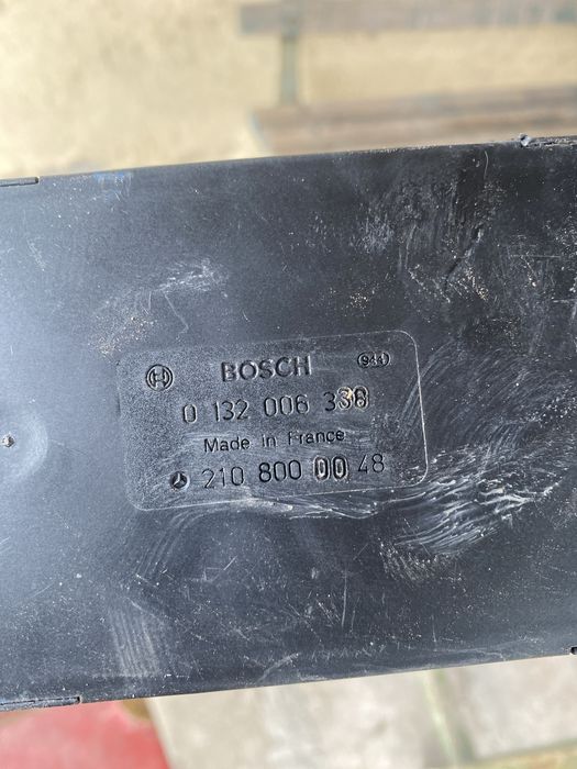 Вакуум помпа за централно заключване на мерцедес w210