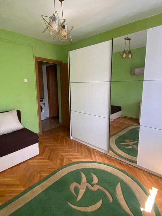 proprietar închiriez apartament 3 camere zona Torontalului Iulius Mall