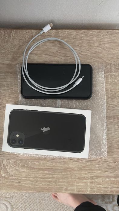 Iphone 11  продается с коробокой