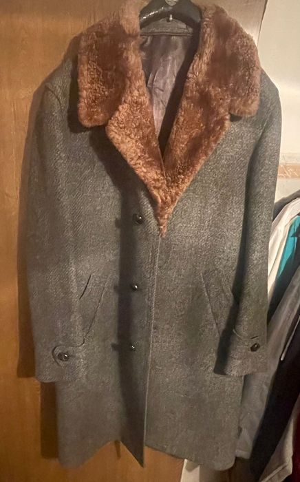 Superb Palton lână cu guler blăniță ied