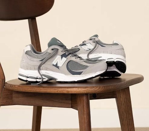 New Balance 2002R