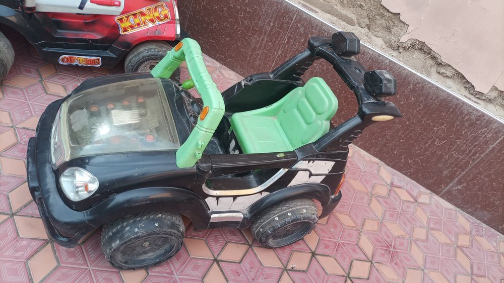 Детский электромобиль