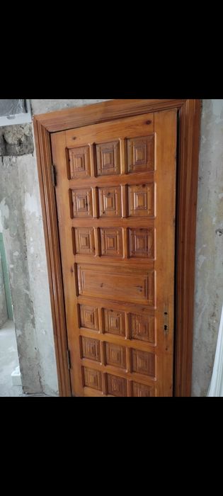Продам двери межкомнатные деревянные.. б/у.  Цена 20 000 ТН.