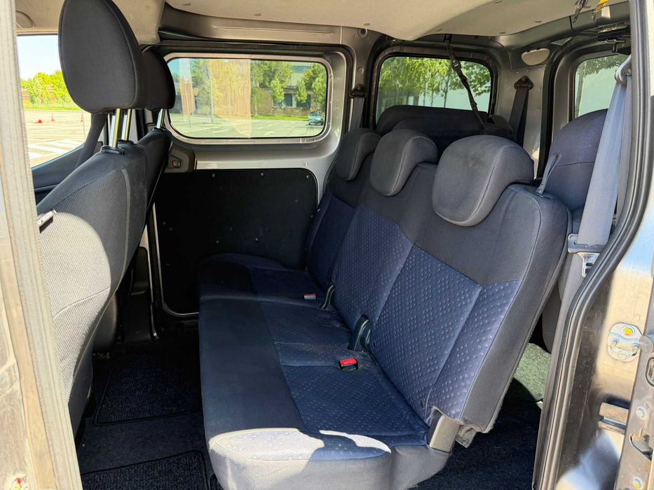 Nissan NV200 7 locuri