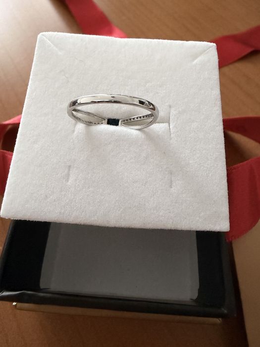 Inel Kultho marime 52: aur alb 14k, safir si diamante