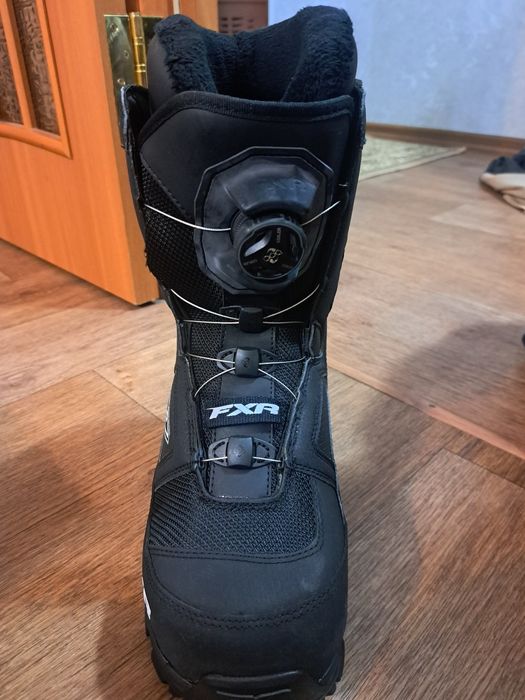 Обувь для снегохода