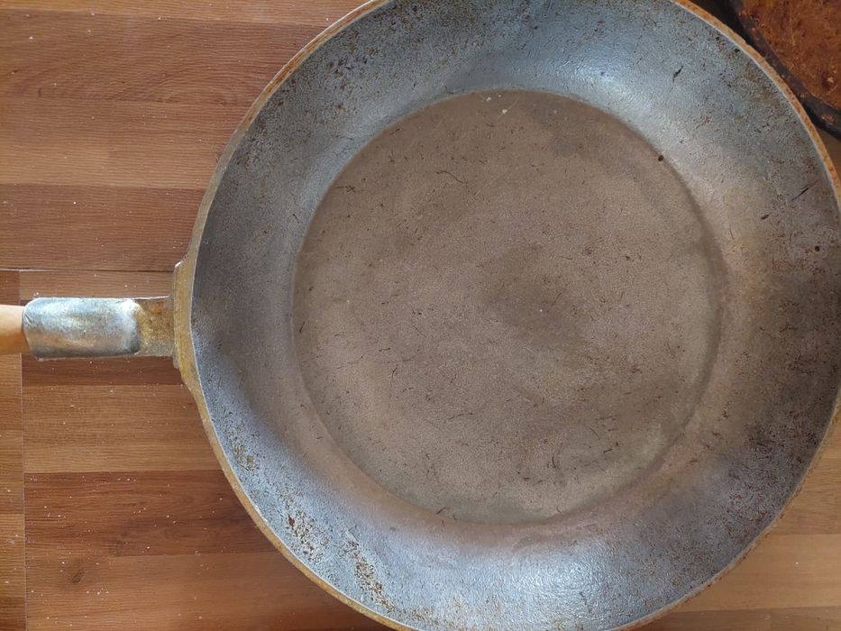 Сковорода сотилади нархи 100.000