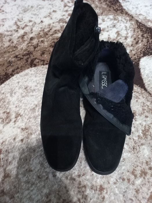 Vând ghete tip cizma marca Massimo Dutti nr 42