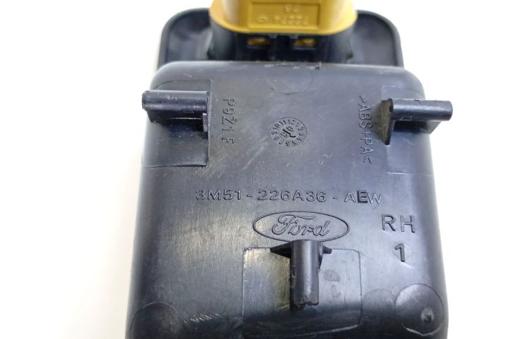 Buton  geam electric  3M51226A36 Ford Focus a 2-a generatie seria