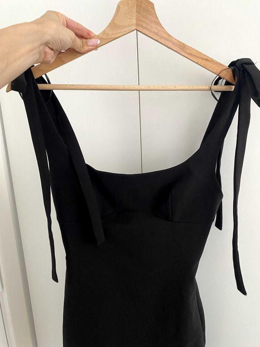 Черна мини рокля Зара