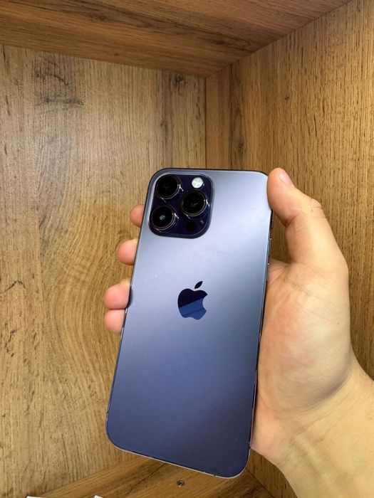 Продам Айфон 14 про макс