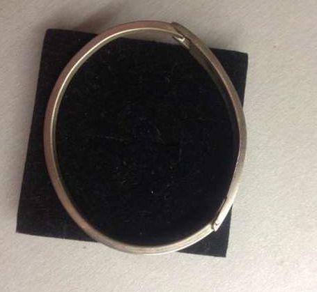 Посребрена гривна