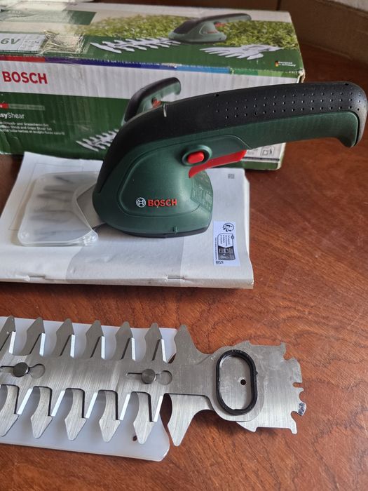 Bosch Easyshear (0600833303) Masina de tuns gard viu