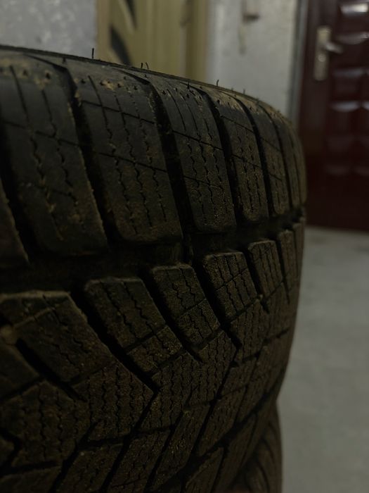 Anvelope iarna 255/40 r18