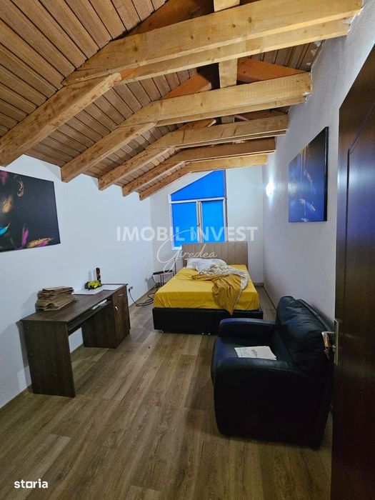 Apartament cu scara interioara, 4 camere, curte proprie, ultracentral