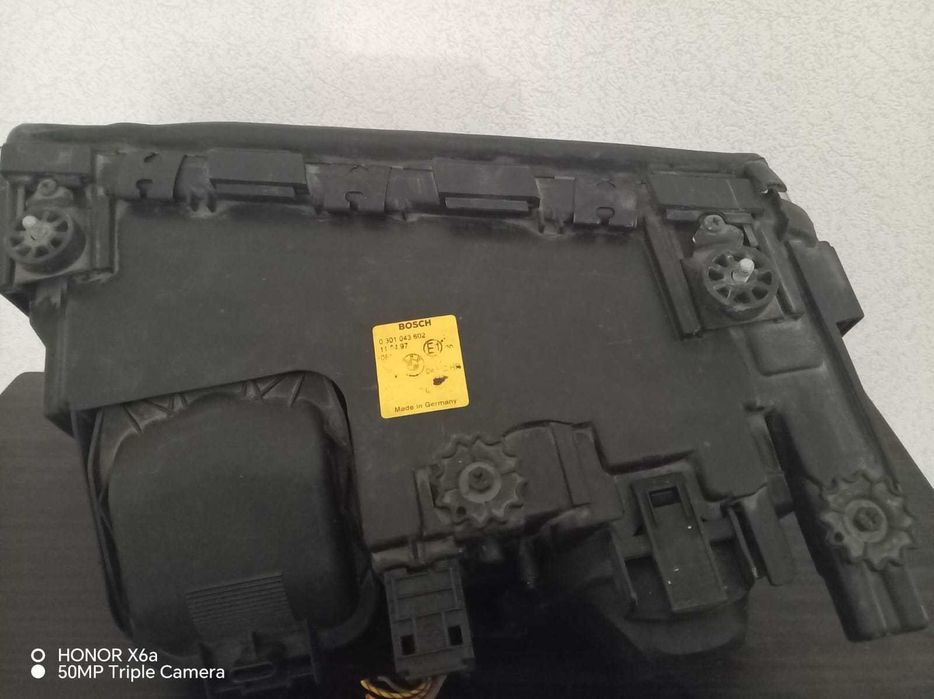 Продам фары на бмв Е38 дорест оригинал BOSH