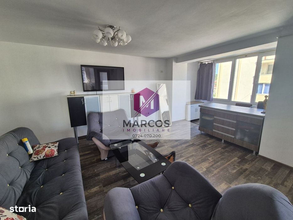 Vand apartament in centru