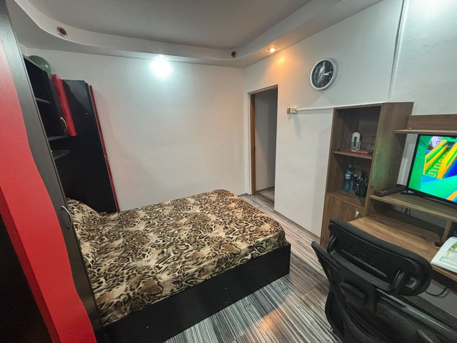 Vând apartament cu 2 camere decomandat
