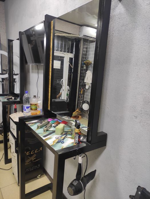 Срочно продаётся барбер стол лофт металлический