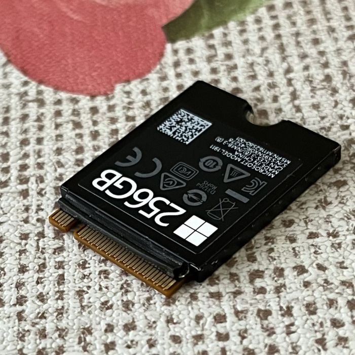 Microsoft 256GB M.2 NVMe 2230 SSD [Модел 1911]