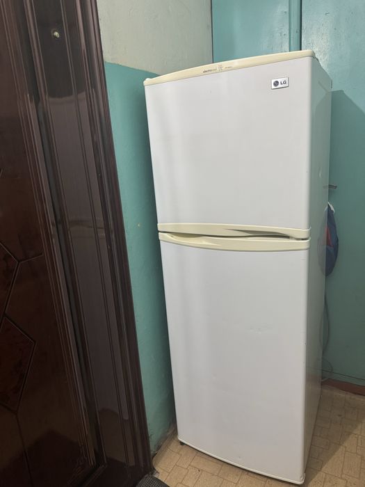 Продам холодильник LG