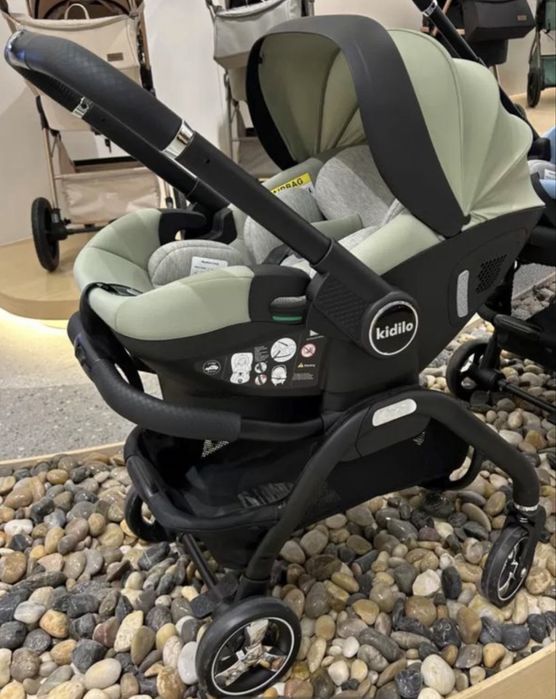 Продам коляску-автолюльку