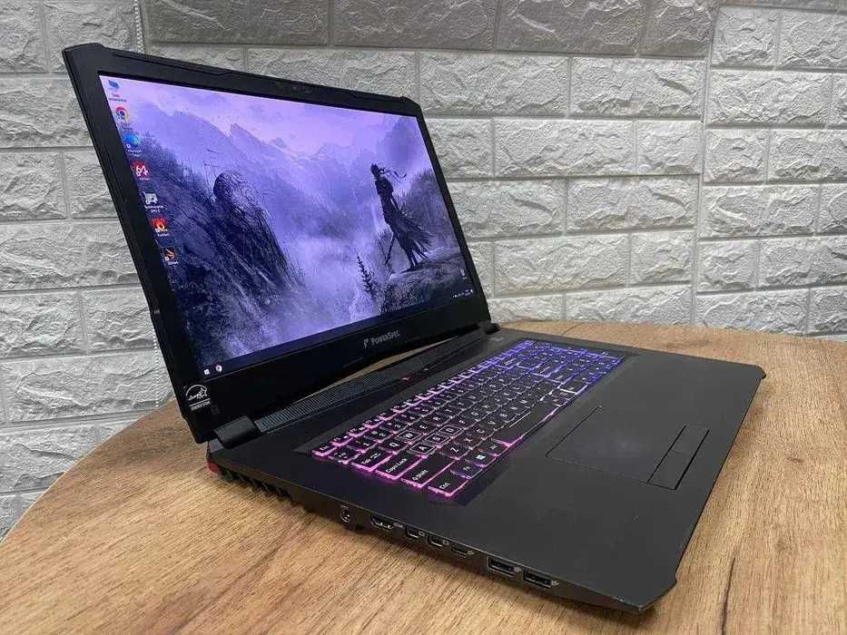 Лаптоп 17 Inch, i7-7700HQ, GTX 1070 32GB RAM, 256GB+2TB SSD Powerspec