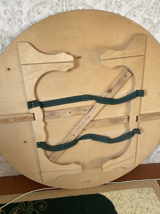 Продам стол круглый