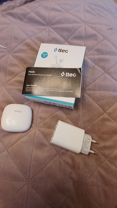 Безжични слушалки и зарядно за 19лв