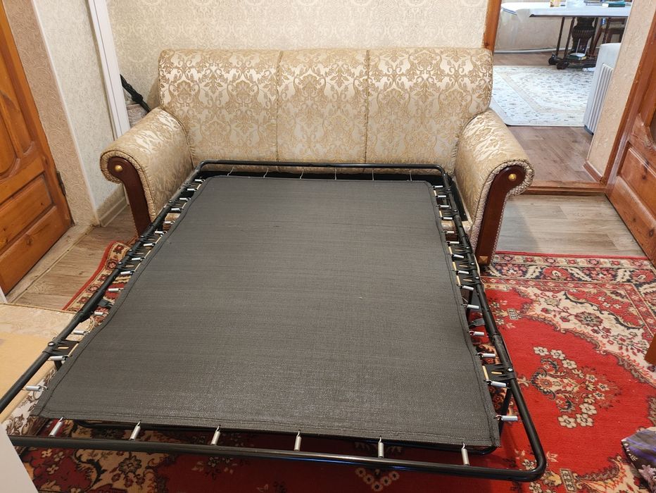 Продам дивани и кресло