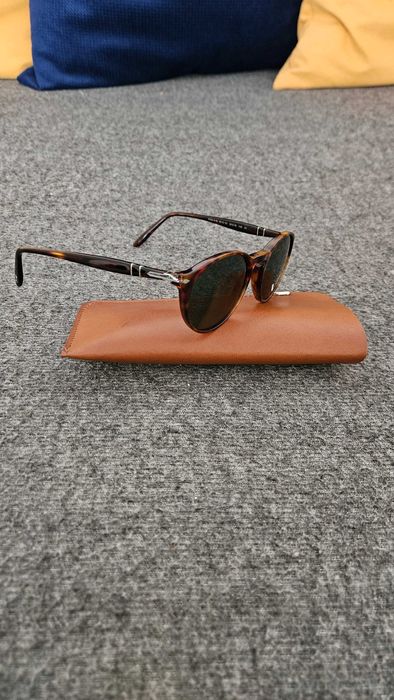 Продавам слънчеви очила мъжки/женски Persol 3092 sm hand made in Italy
